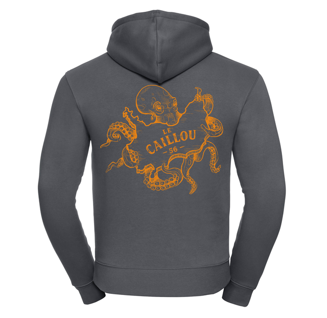 Sweat à capuche gris, vu de dos, avec un poulpe orange enlaçant le logo Le Caillou 56